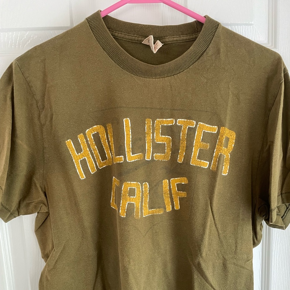 Med Hollister SS tee